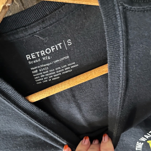 SOLD—-🖤 COOL T-Shirt - Picture 4 of 6